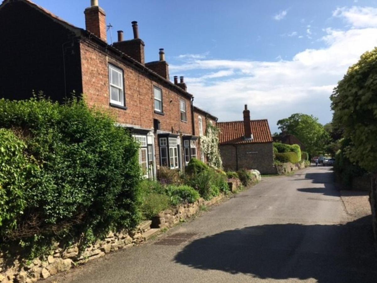 Cosy Lincs Wolds Cottage In Picturesque Tealby Exterior photo